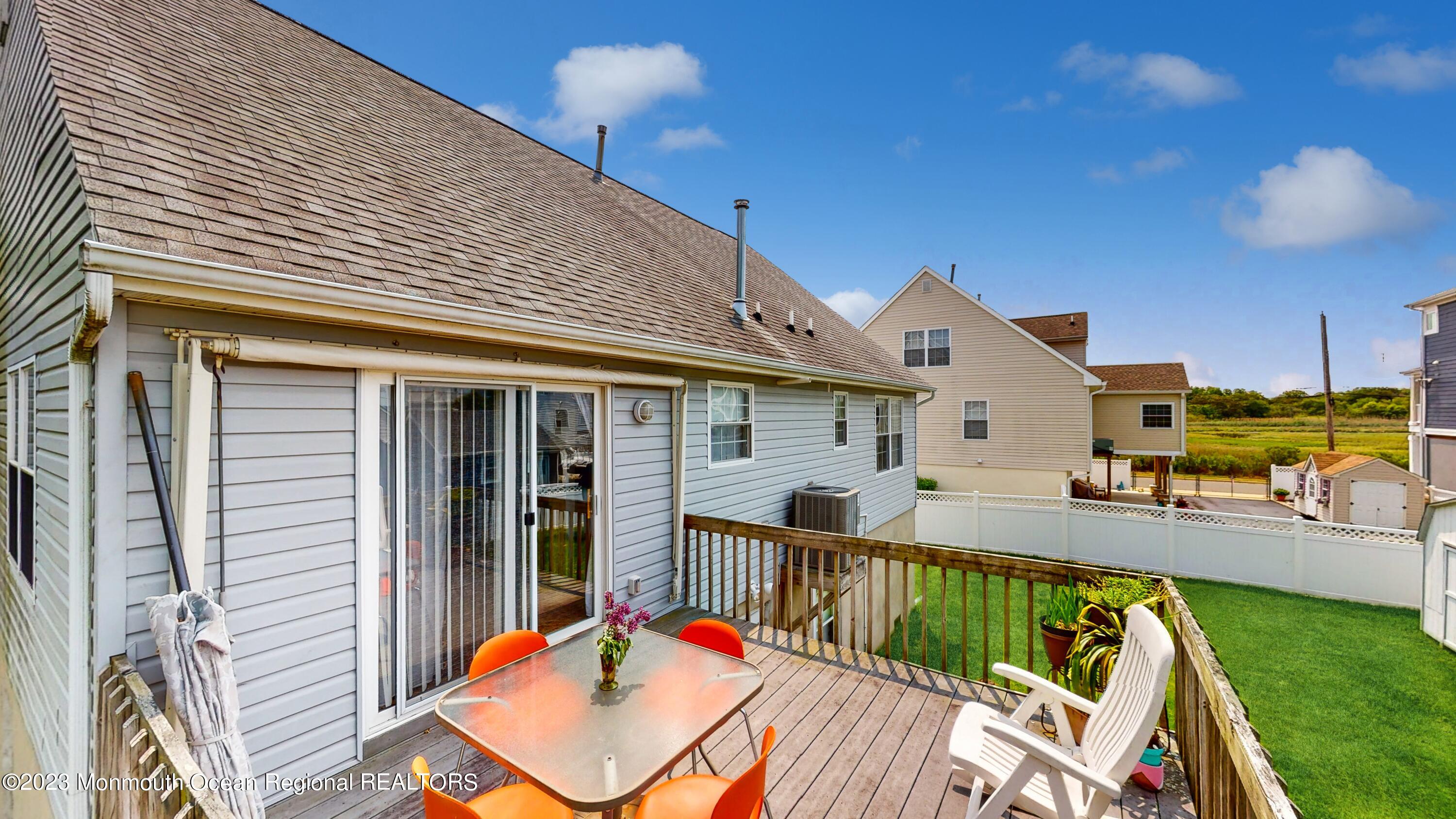 209 Raritan Street Union Beach, NJ 07735 - Photo 10 of 27 22_209RaritanStreet_2022_HiRes