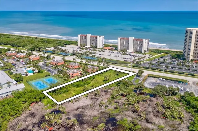 $1,900,000 | 9461 South Ocean Drive, Jensen Beach, FL 34957