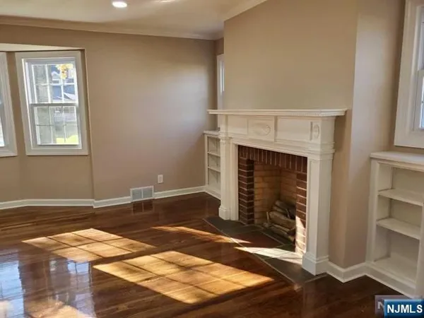 $4,500 | 20 Poplar Street, Unit 1, Dumont, NJ 07628