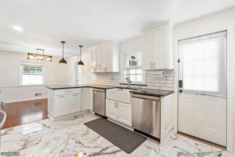 6 Nottingham Road West Orange, NJ 07052 - Photo 15 of 47