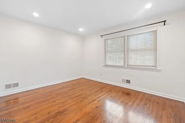 $5,000 | 6 Nottingham Road, West Orange, NJ 07052