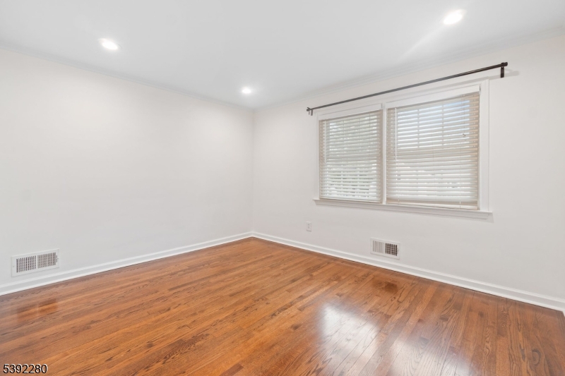 6 Nottingham Road West Orange, NJ 07052 - Photo 17 of 47