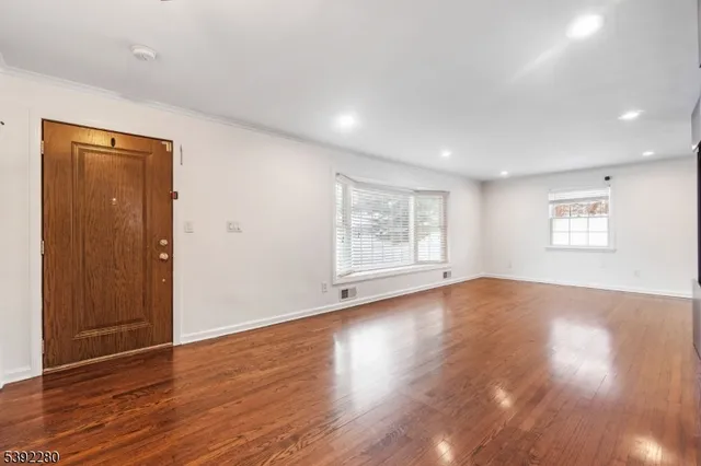 $5,000 | 6 Nottingham Road, West Orange, NJ 07052