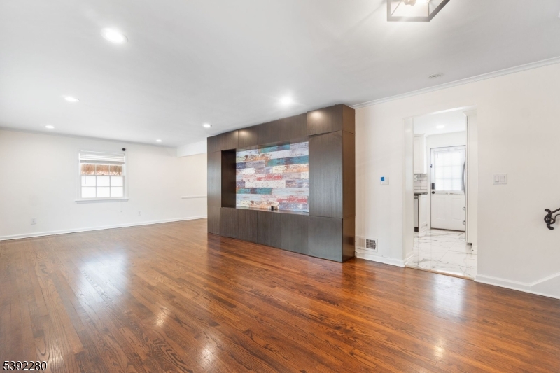 6 Nottingham Road West Orange, NJ 07052 - Photo 3 of 47