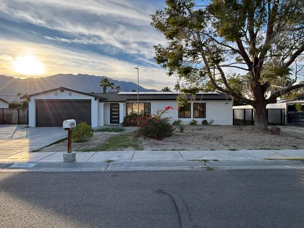 $499,900 | 2251 North San Gorgonio Road, Palm Springs, CA 92262