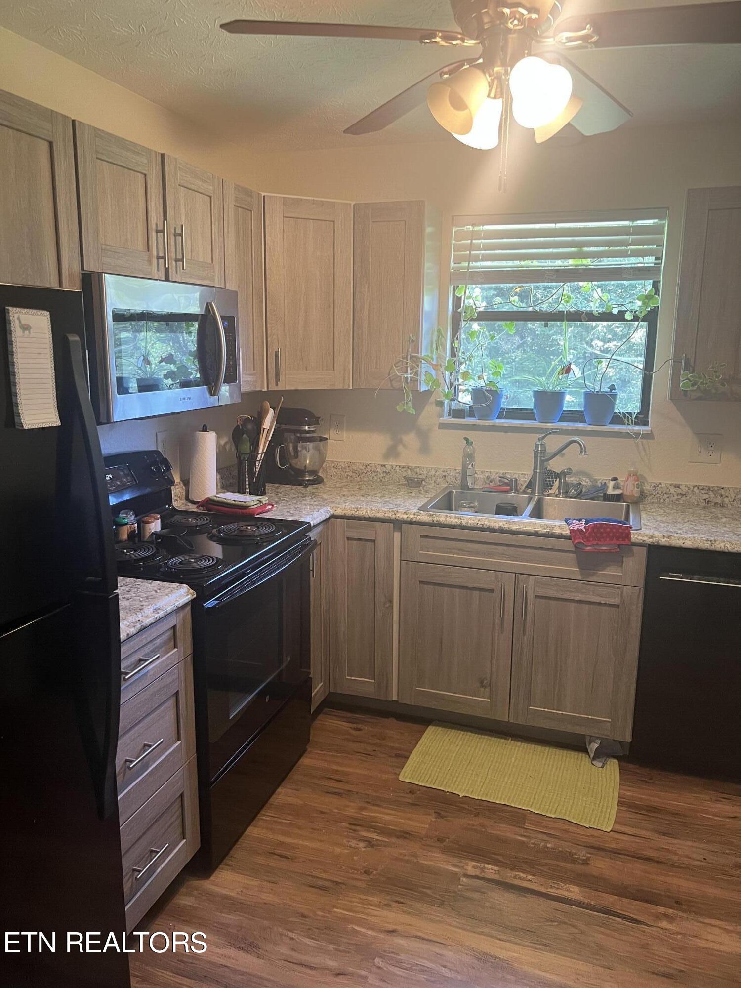 7930 Swaggerty Road Knoxville, TN 37920 - Photo 5 of 10 C896177E-97A0-4F20-B2DB-54B4BB3D547A