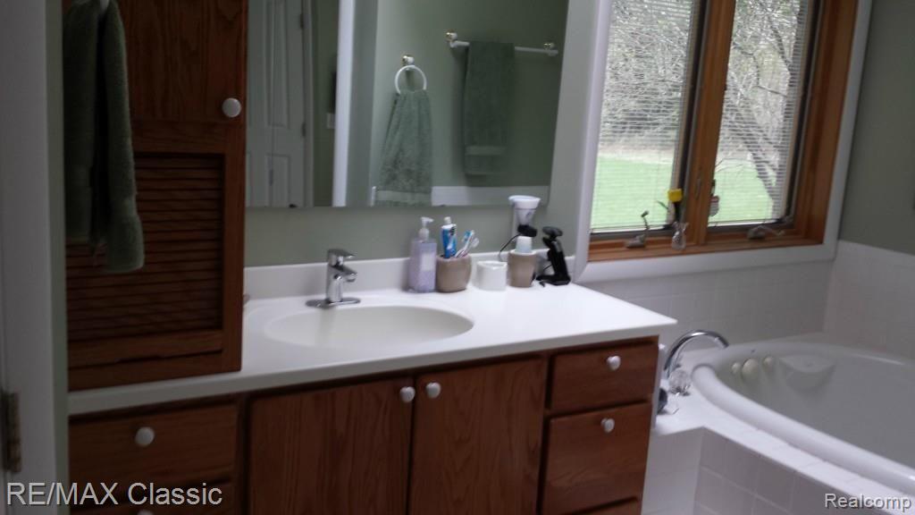 2060 Addaleen Road Highland, MI 48357 - Photo 21 of 41 20140428_131931.jpg