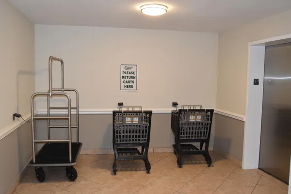 $2,600 | 1238 Hillsboro Mile, Unit 511, Pompano Beach, FL 33062