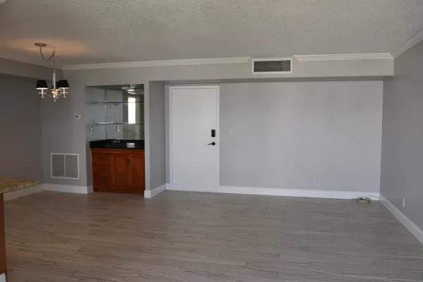 $2,600 | 1238 Hillsboro Mile, Unit 511, Pompano Beach, FL 33062