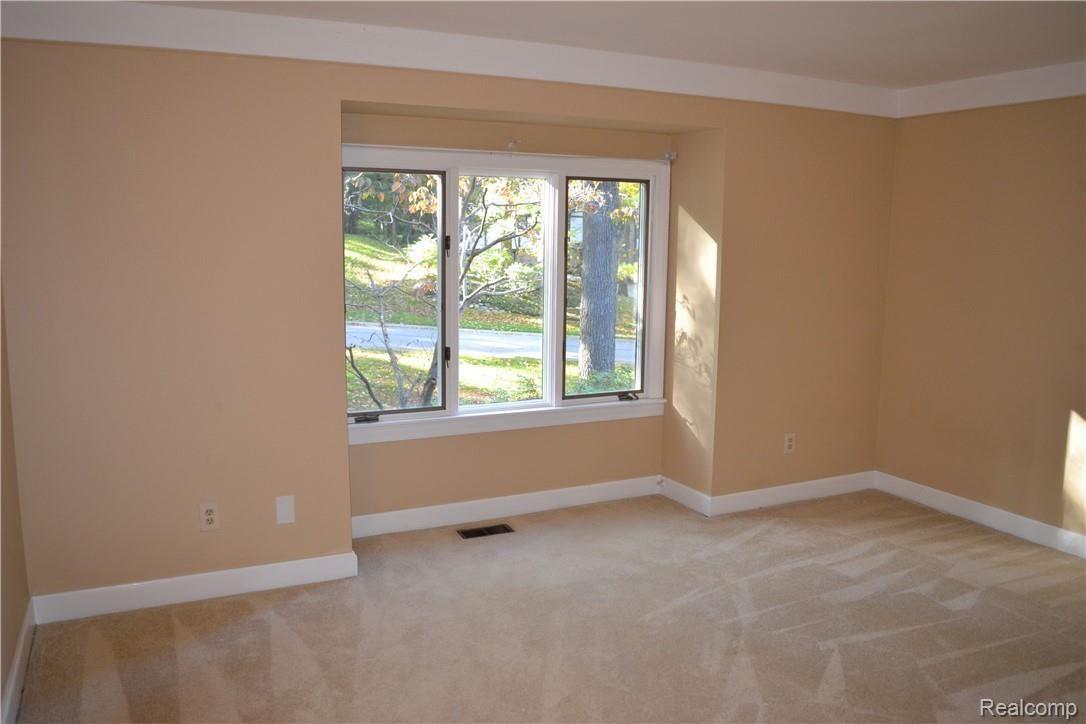 660 Birch Tree Court Rochester, MI 48306 - Photo 25 of 38 25 - Bedroom 4.JPG