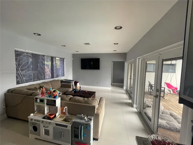 $849,000 | 801 Oriole Avenue, Miami Springs, FL 33166