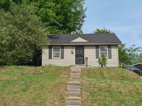 $1,200 | 2100 Riverside Boulevard, Memphis, TN 38109