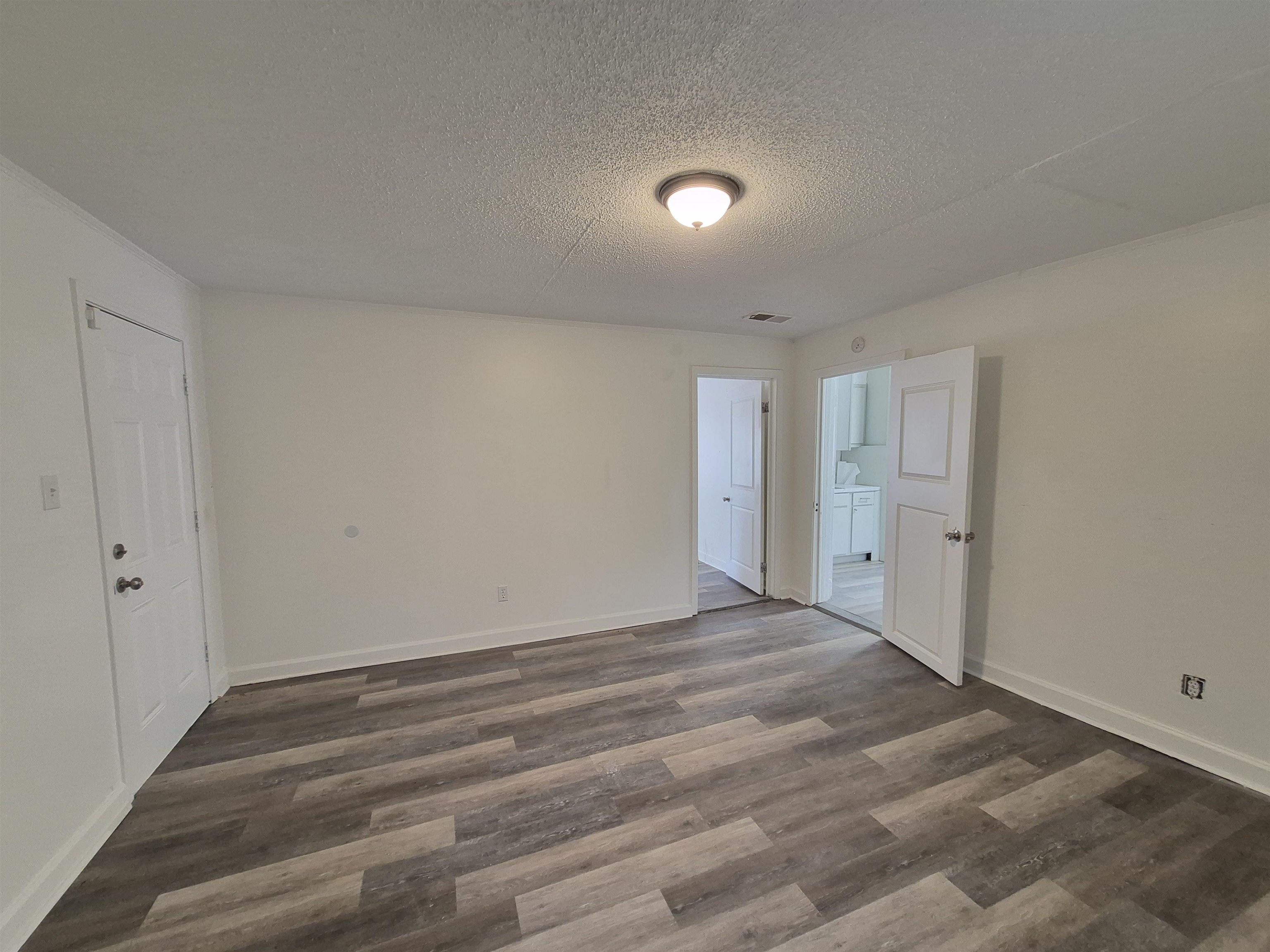 2100 Riverside Boulevard Memphis, TN 38109 - Photo 5 of 10 a view of an empty room