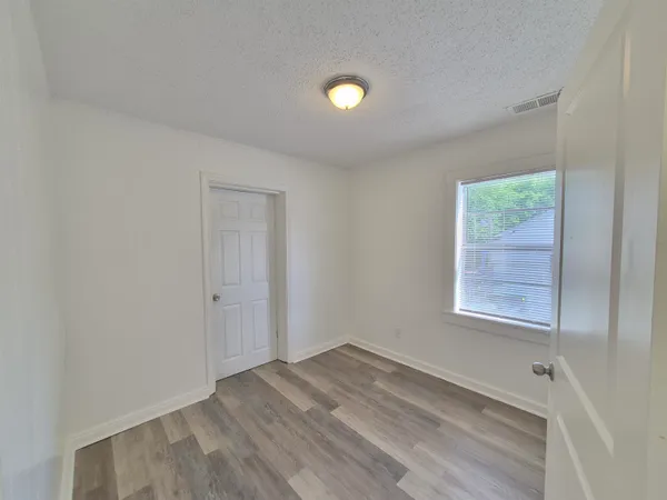 $1,100 | 2100 Riverside Boulevard, Memphis, TN 38109