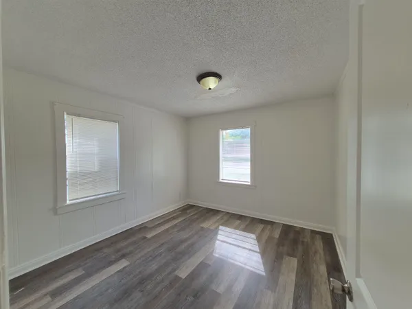 $1,100 | 2100 Riverside Boulevard, Memphis, TN 38109