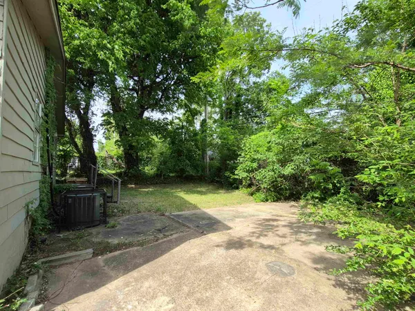 $1,100 | 2100 Riverside Boulevard, Memphis, TN 38109