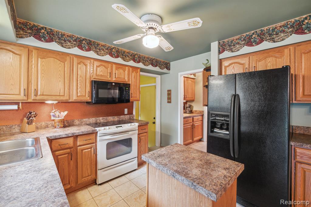 15168 Riverside Street Livonia, MI 48154 - Photo 12 of 70