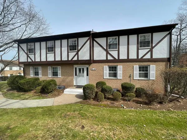 $169,000 | 220 Parkside Drive, Unit 220, Suffern, NY 10901