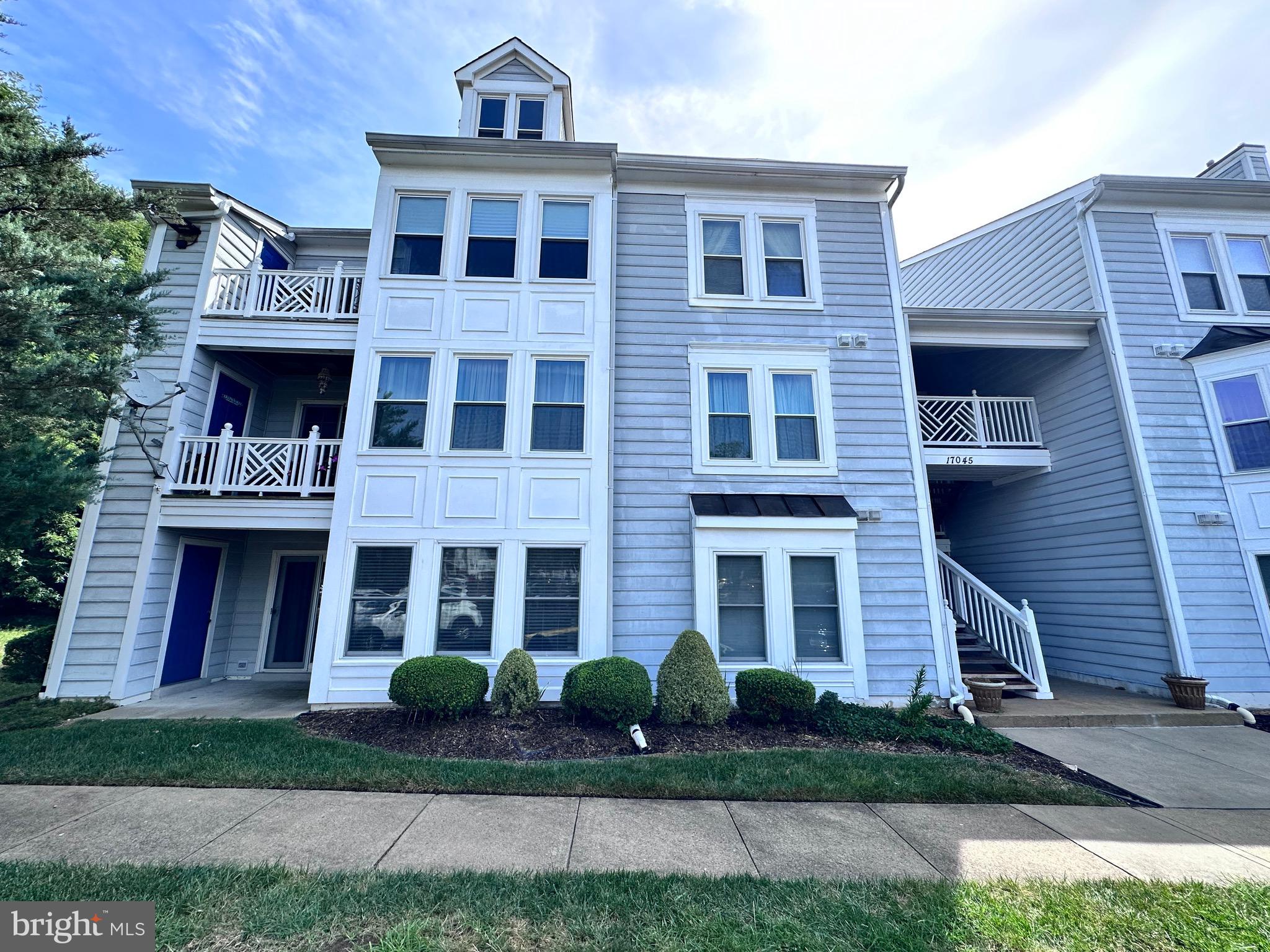 17045 Islip Loop, Unit 301 Dumfries, VA 22026 - Photo 1 of 31