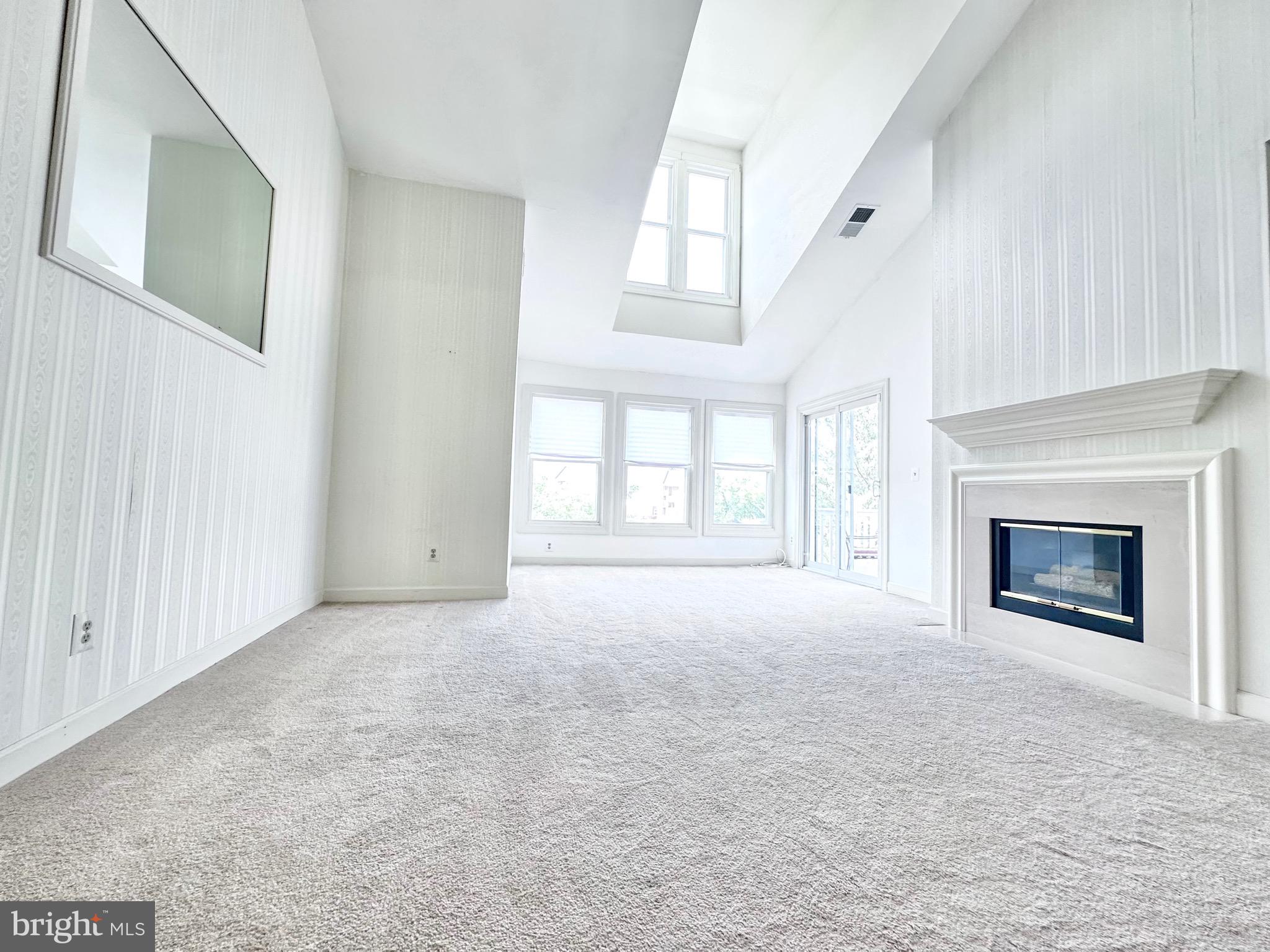 17045 Islip Loop, Unit 301 Dumfries, VA 22026 - Photo 11 of 31