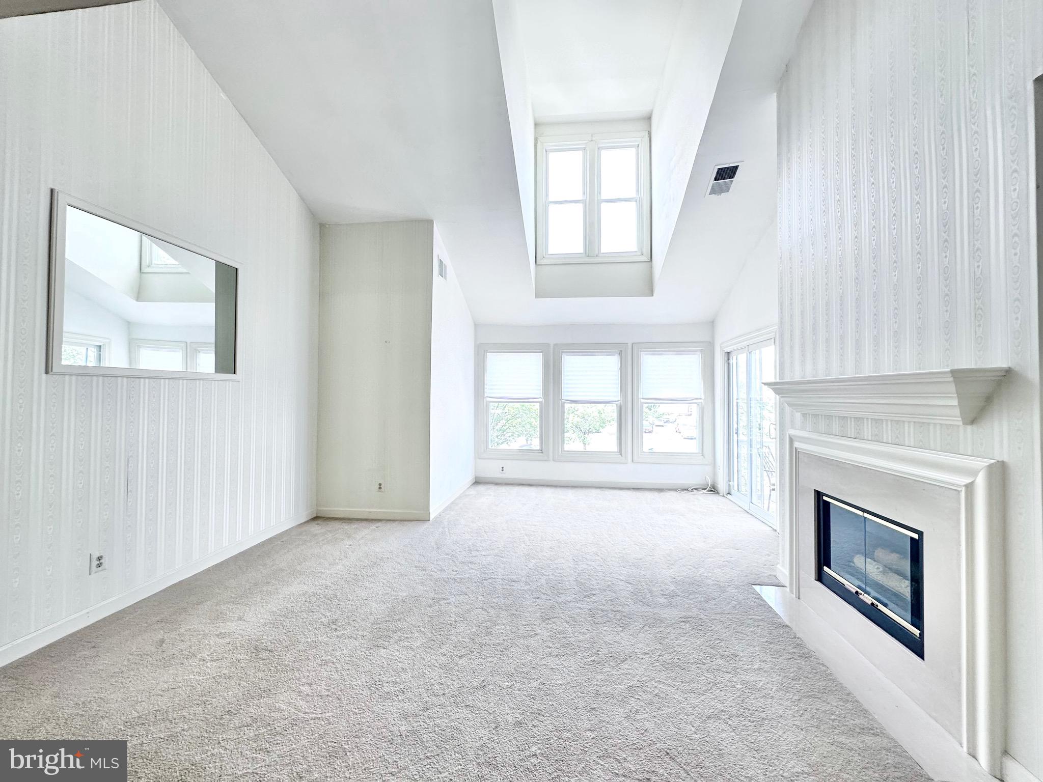 17045 Islip Loop, Unit 301 Dumfries, VA 22026 - Photo 2 of 31