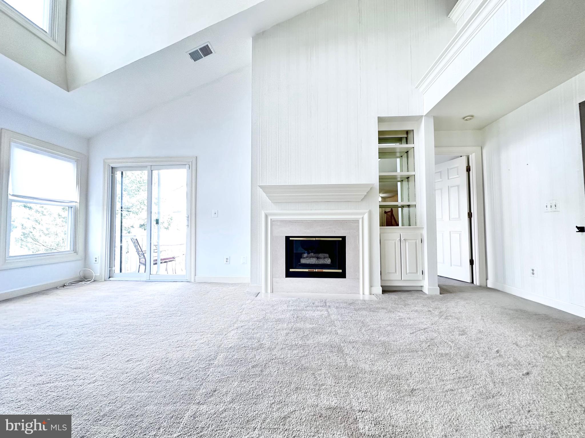 17045 Islip Loop, Unit 301 Dumfries, VA 22026 - Photo 3 of 31