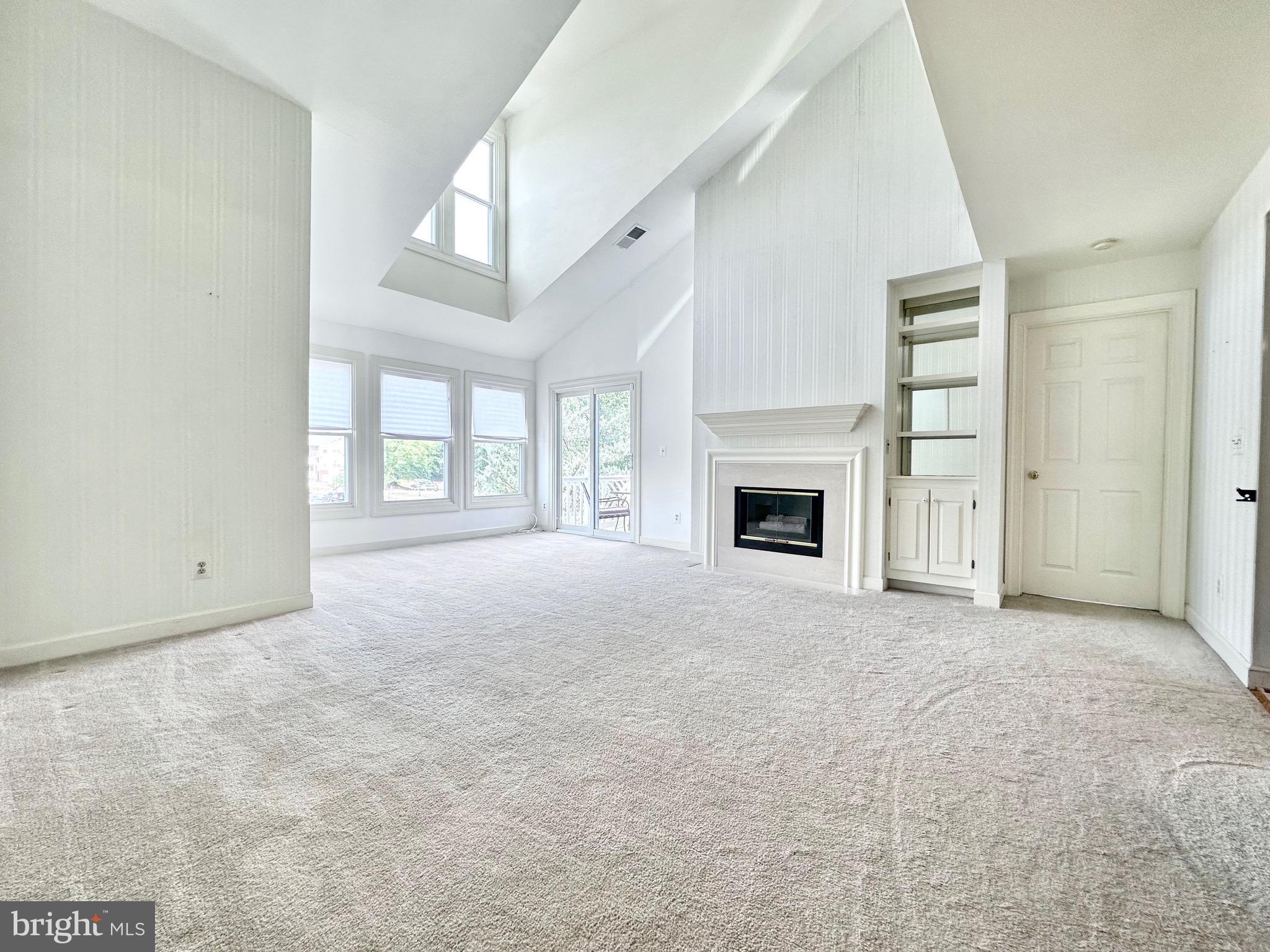 17045 Islip Loop, Unit 301 Dumfries, VA 22026 - Photo 5 of 31