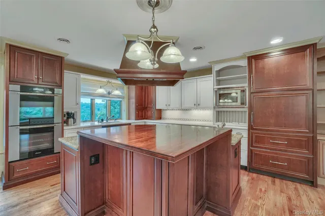 $799,000 | 6 Emily Lane, Monroe, NY 10950