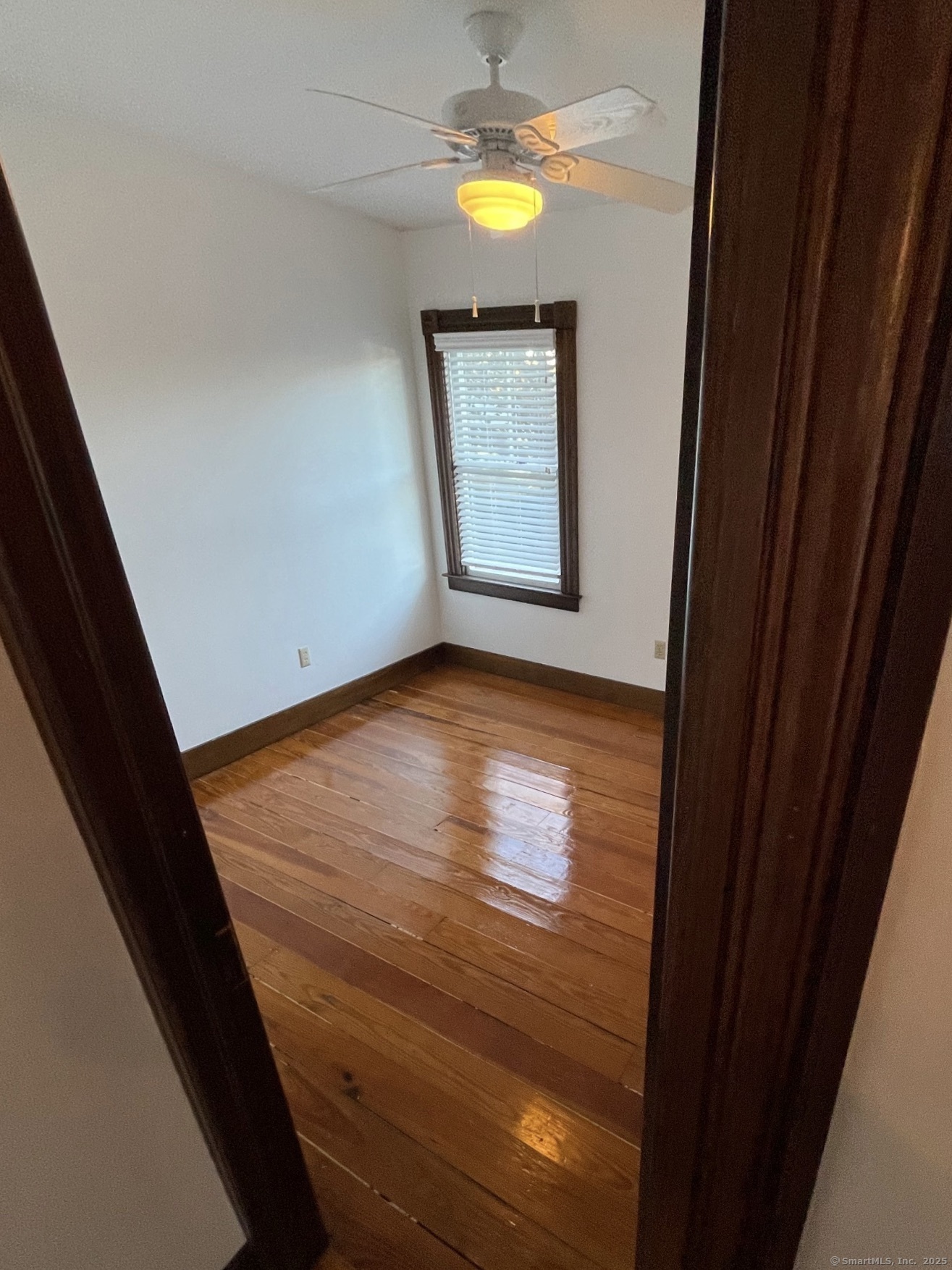 39 Pearl Street, Unit 2 Groton, CT 06355 - Photo 13 of 28