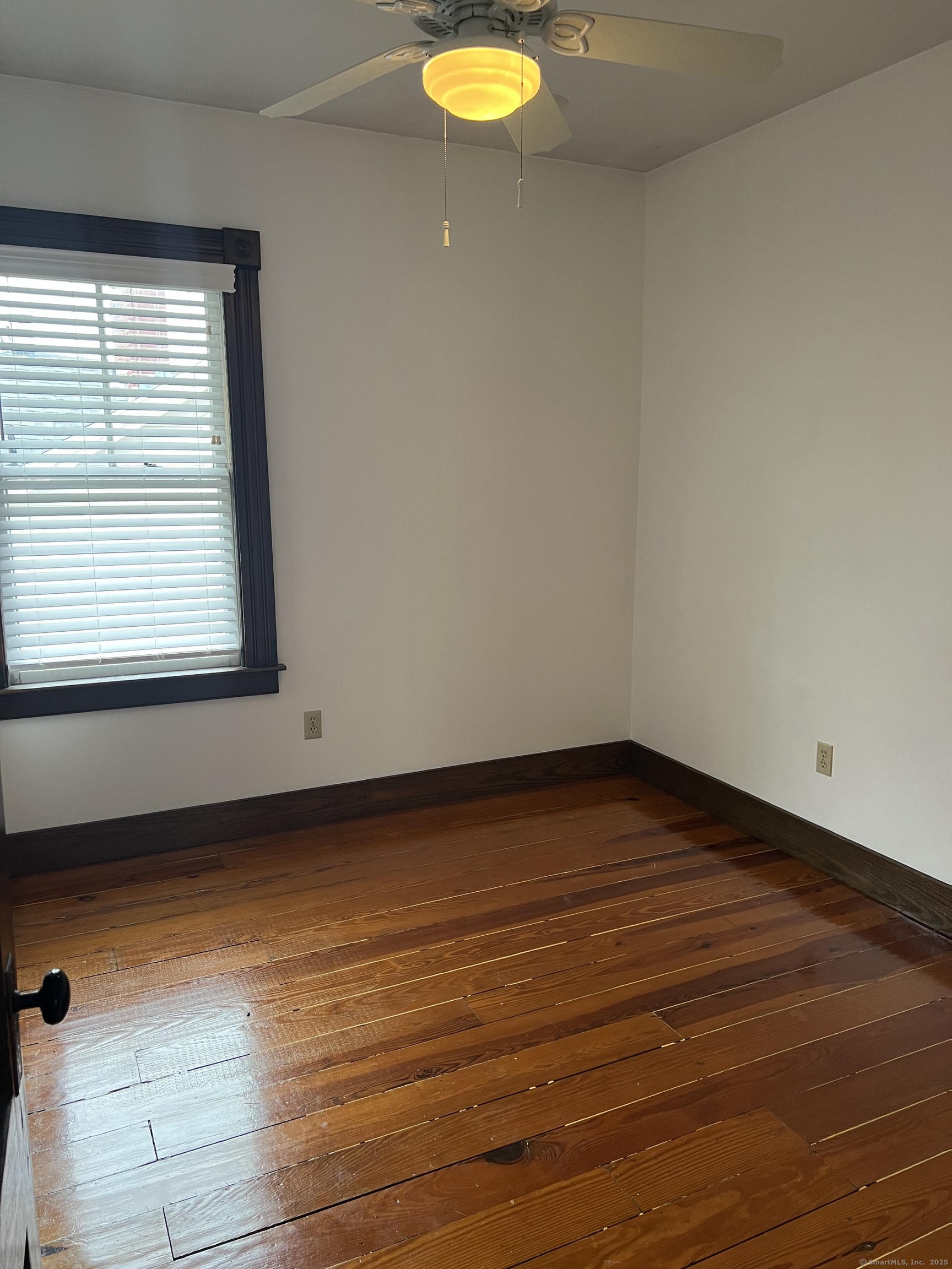 39 Pearl Street, Unit 2 Groton, CT 06355 - Photo 16 of 28