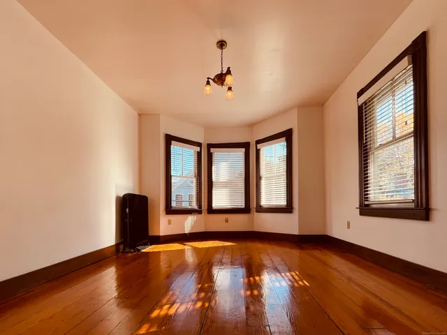 $2,500 | 39 Pearl Street, Unit 2, Groton, CT 06355