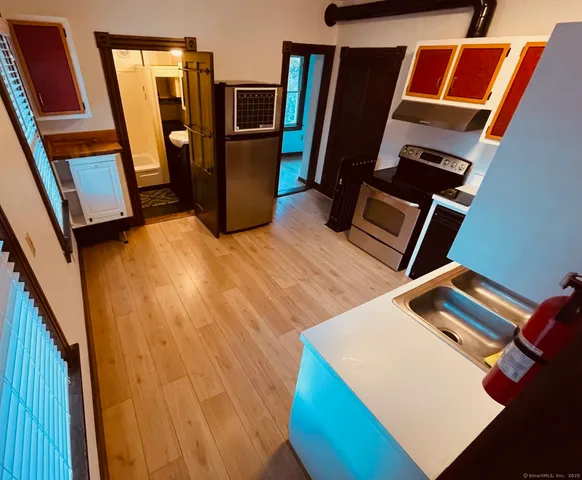 $2,500 | 39 Pearl Street, Unit 2, Groton, CT 06355