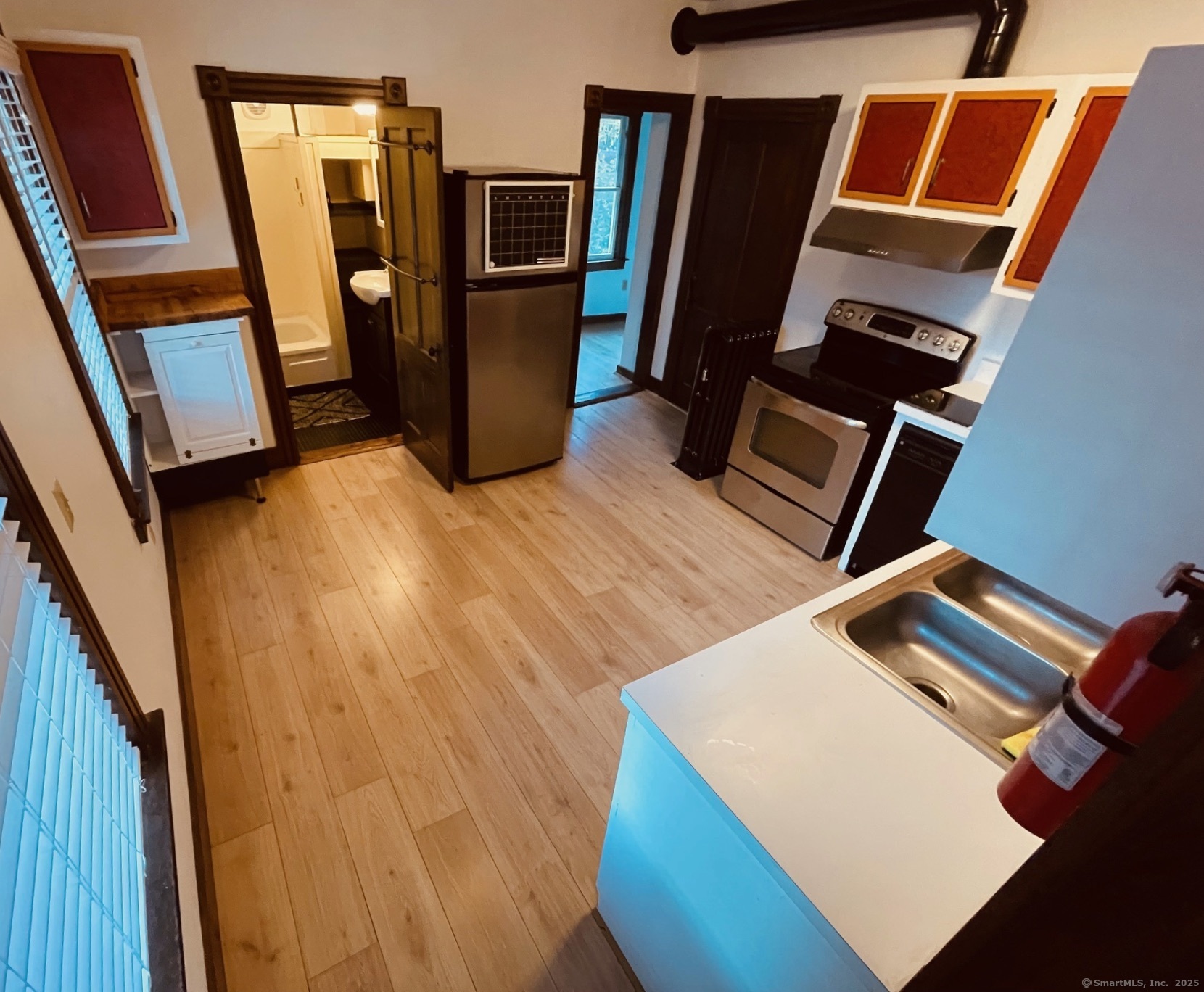 39 Pearl Street, Unit 2 Groton, CT 06355 - Photo 5 of 28