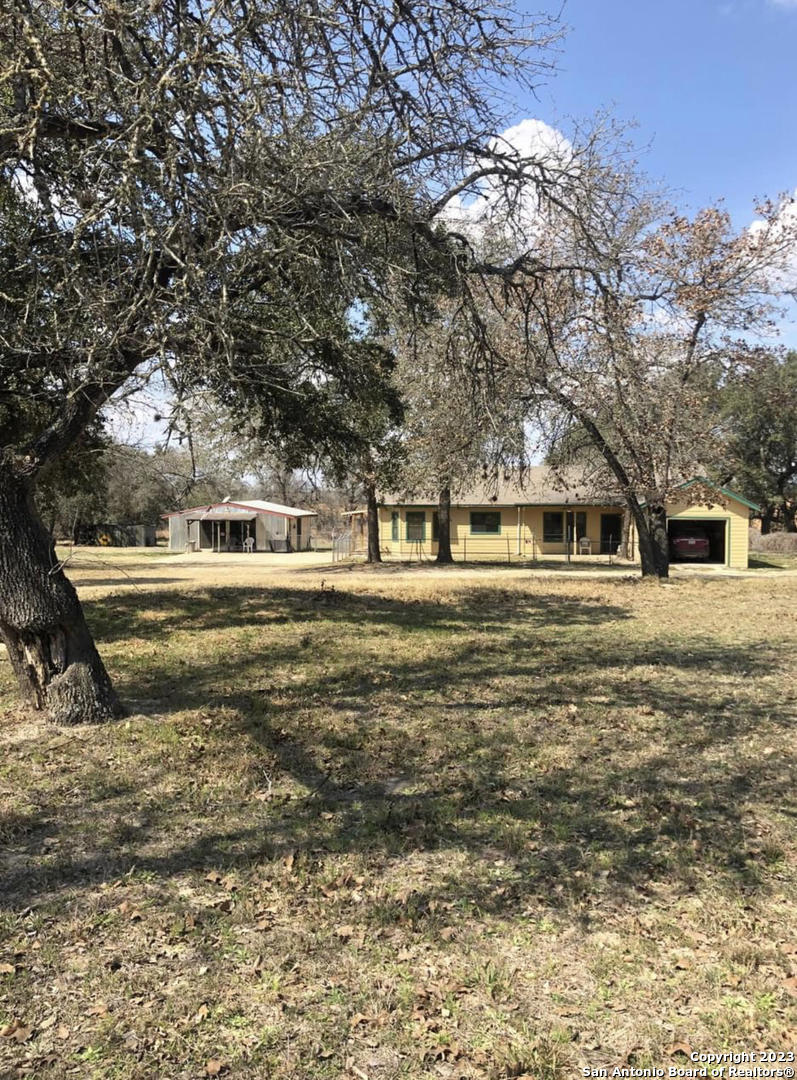 299 Highland Road Poteet, TX 78065 - Photo 9 of 31