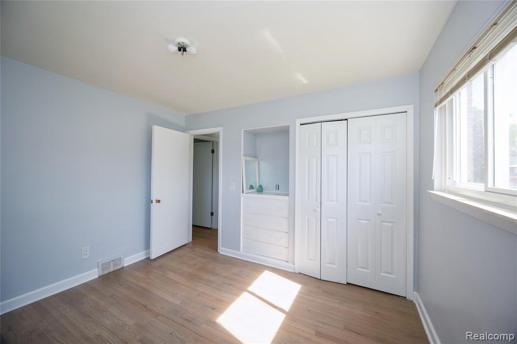 5646 Cambourne Road Dearborn Heights, MI 48127 - Photo 28 of 42