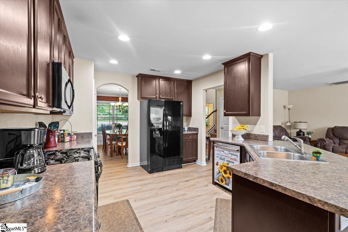 441 Old Pendleton Road Greenville, SC 29611 - Photo 8 of 29 Gallery Image 8
