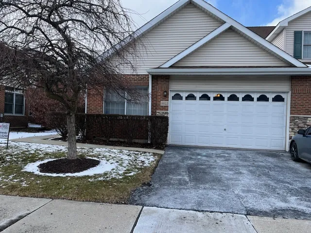 $319,900 | 11022 Deblin Lane, Oak Lawn, IL 60453