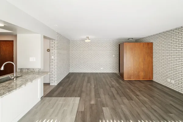 $2,200 | 318 Walker Avenue, Unit 7, Highland Park, IL 60035