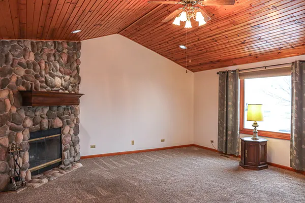 $329,000 | 904 Harvest Trail, Unit B, Yorkville, IL 60560