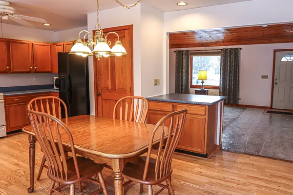 $329,000 | 904 Harvest Trail, Unit B, Yorkville, IL 60560