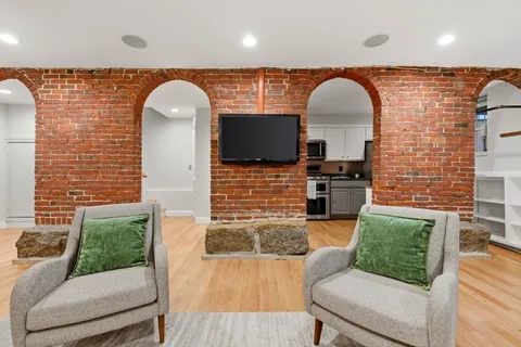 $749,900 | 36 Worcester Square, Unit 1, Boston, MA 02118
