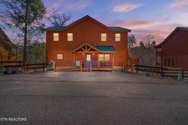 $1,199,900 | 4355 Forest Ridge Way, Pigeon Forge, TN 37863