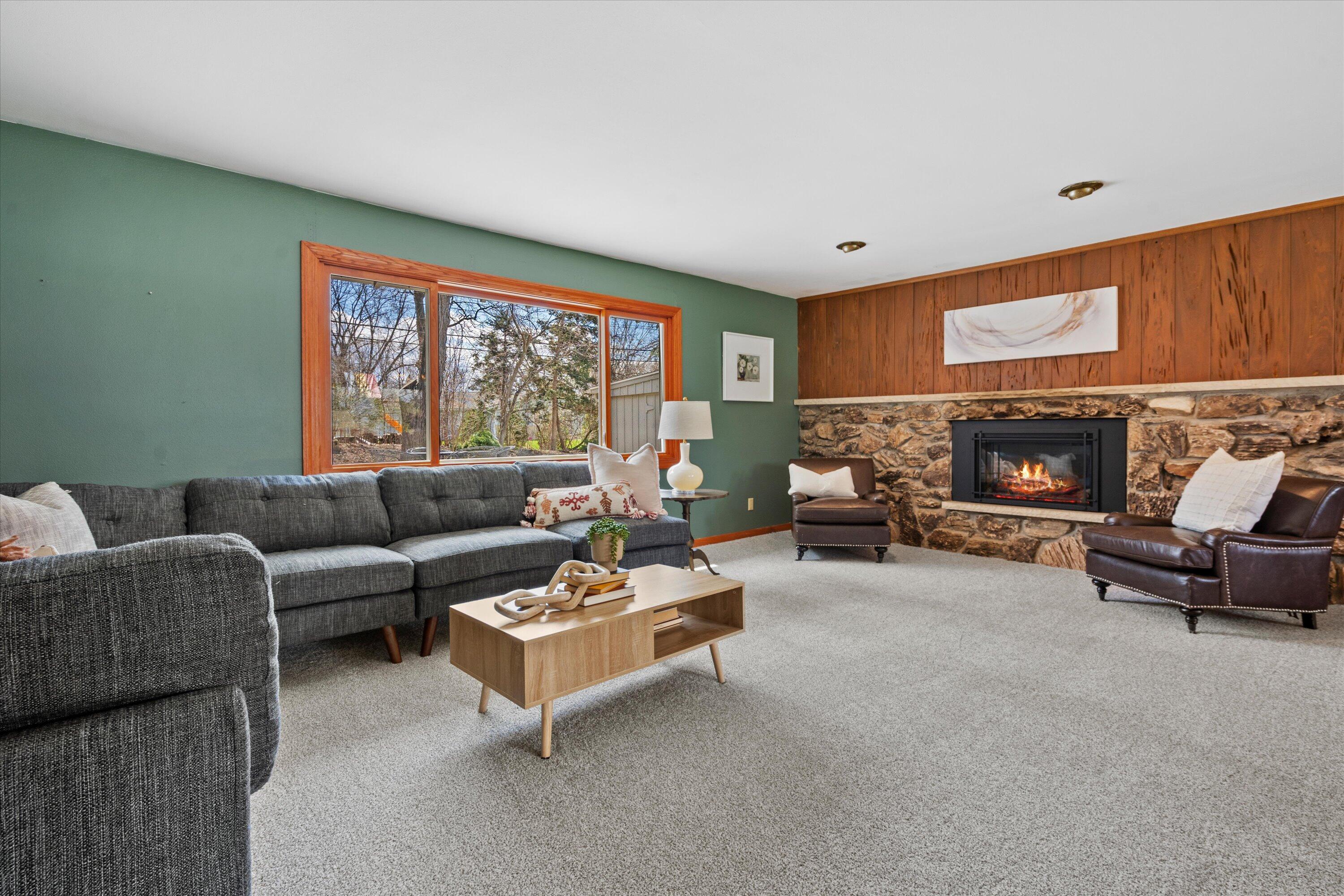 17505 Azure Lane Brookfield, WI 53045 - Photo 18 of 49 Gorgeous Living Room