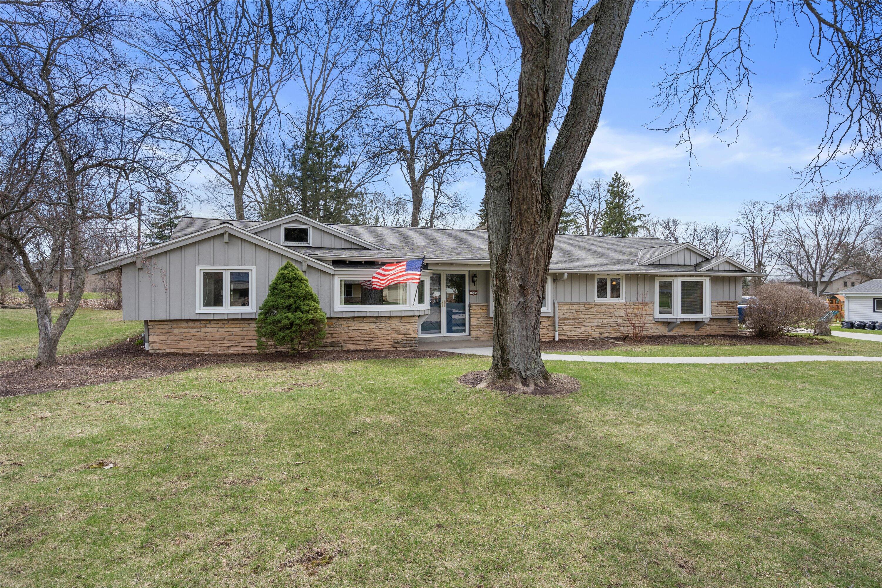 17505 Azure Lane Brookfield, WI 53045 - Photo 2 of 49 Tons of Updates