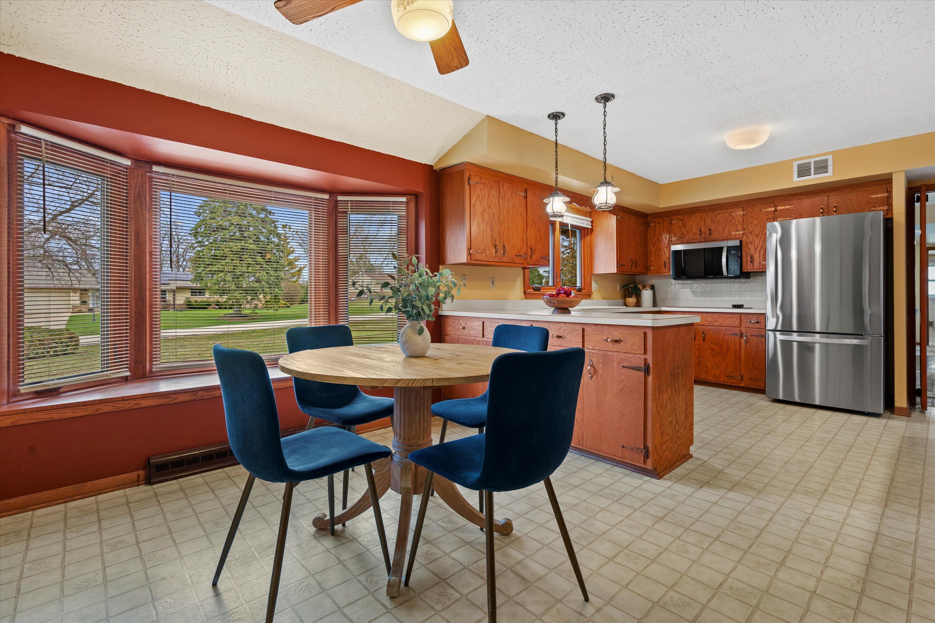 17505 Azure Lane Brookfield, WI 53045 - Photo 35 of 49 Casual Dining Area w/ Bay Window
