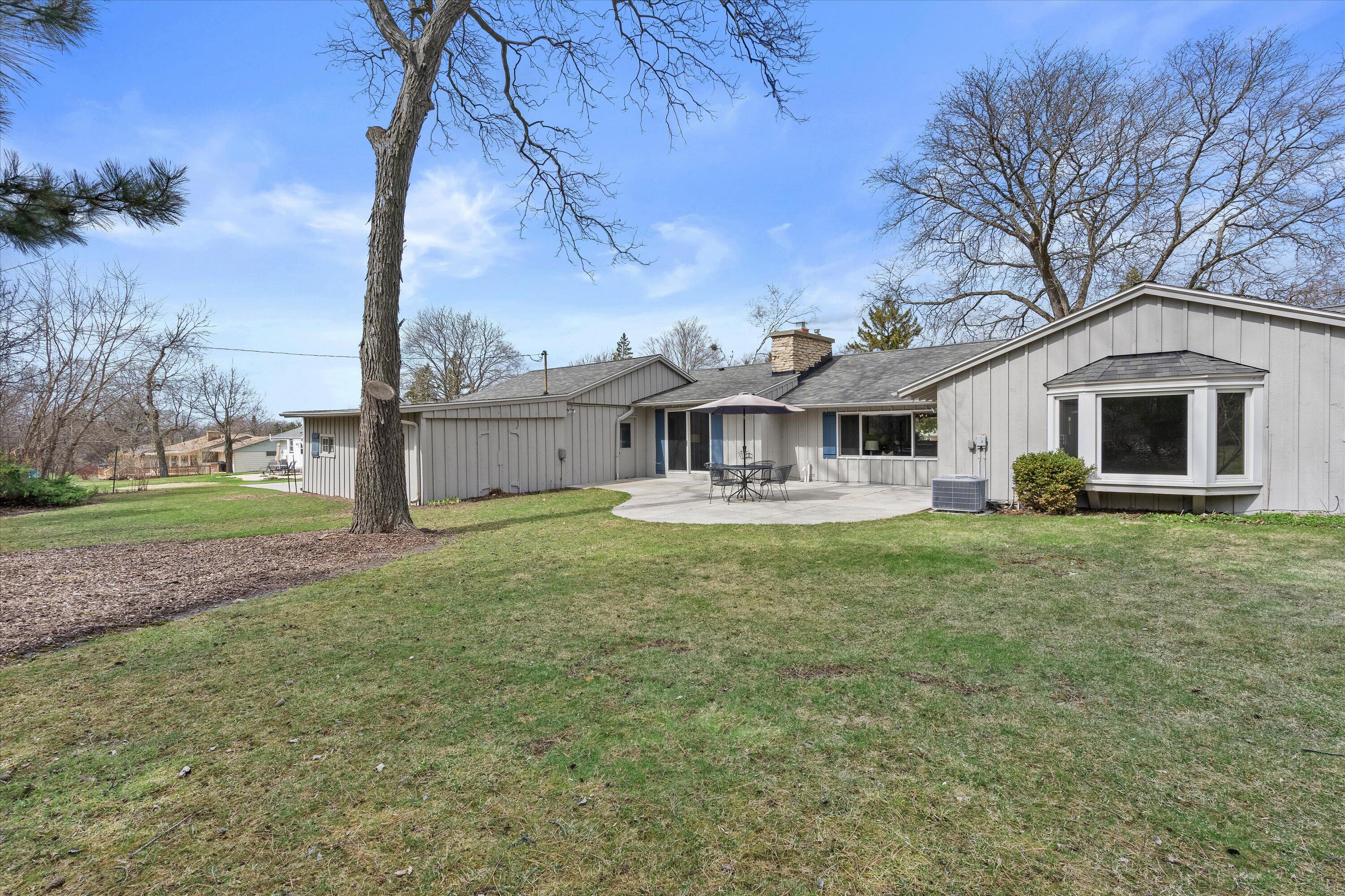 17505 Azure Lane Brookfield, WI 53045 - Photo 8 of 49 Large Rear Yard