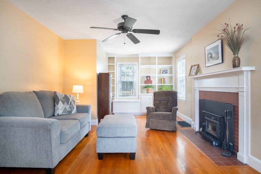 43 Ellsworth Avenue Springfield, MA 01118 - Photo 8 of 35