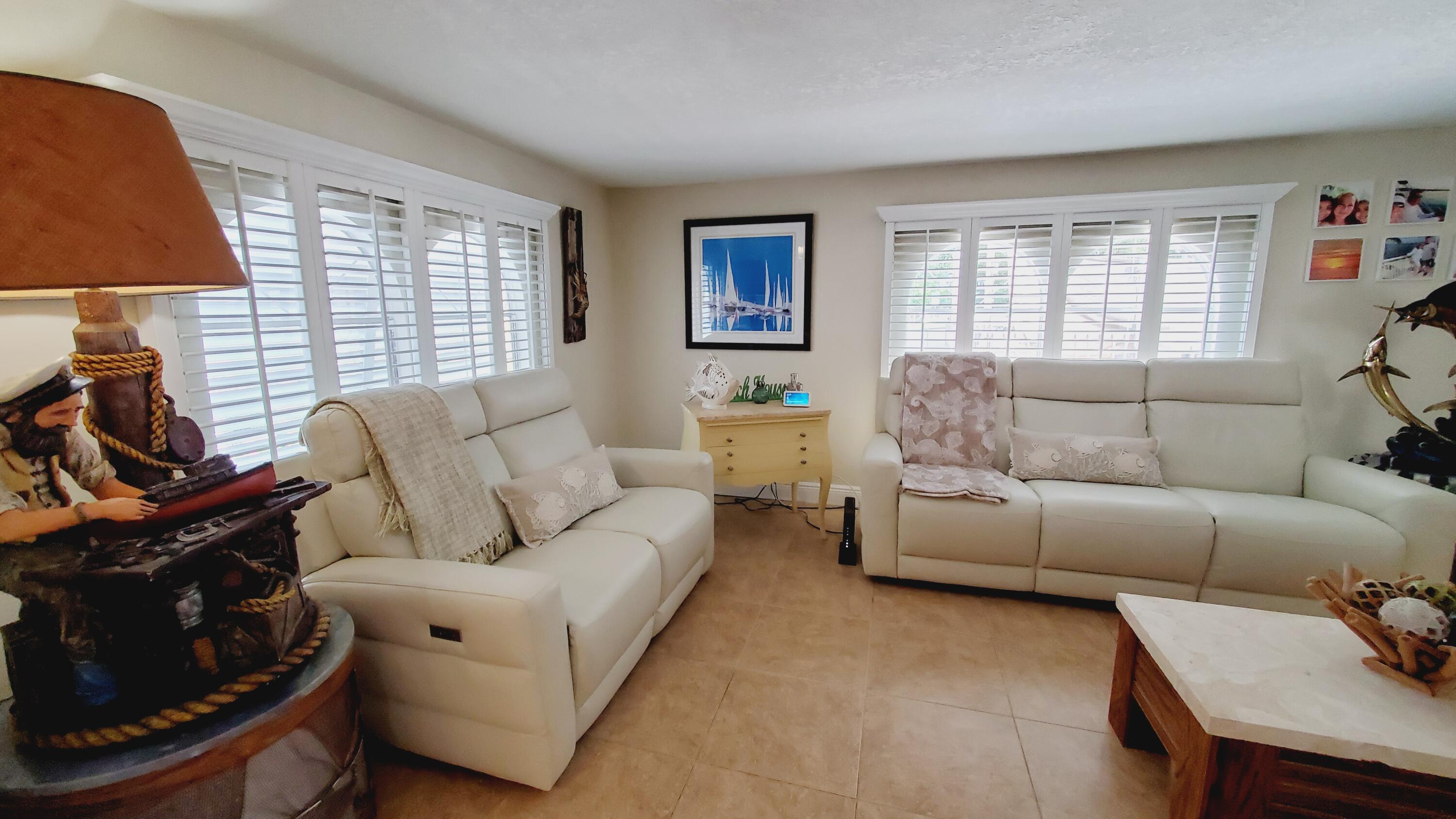 26 Swallow Road Key Largo, FL 33037 - Photo 11 of 30 Living Area