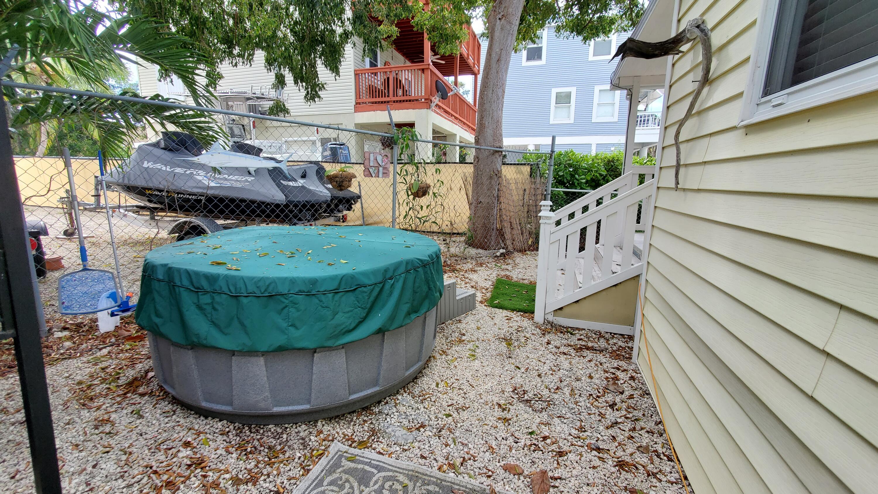 26 Swallow Road Key Largo, FL 33037 - Photo 23 of 30 Hot Tub