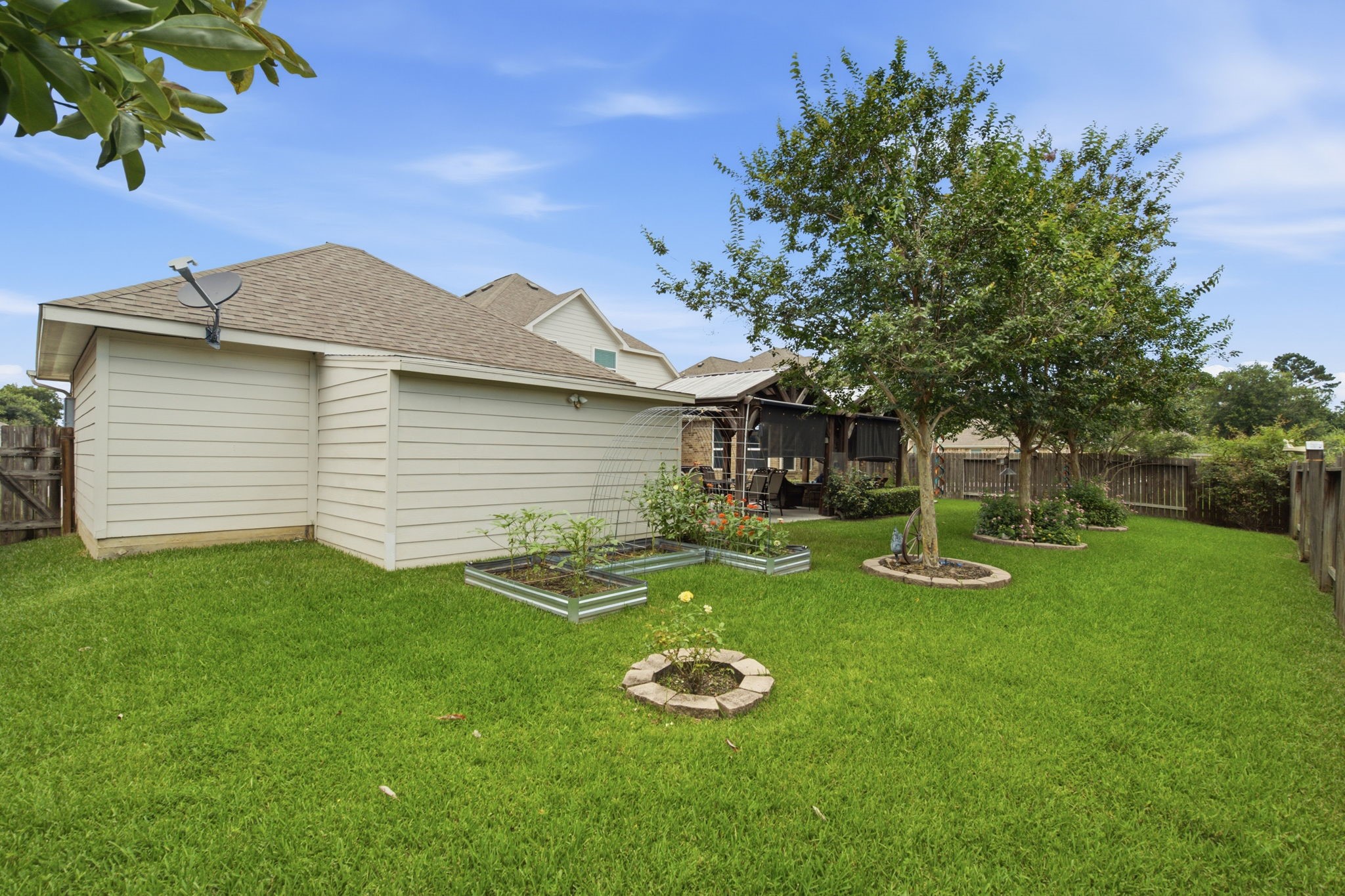 3298 Explorer Way Conroe, TX 77301 - Photo 39 of 43 SIDE BACKYARD